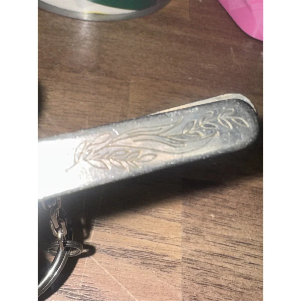 Vintage Kings Key‎ Finder Silver Tone Floral Turquoise Type Stone LA California